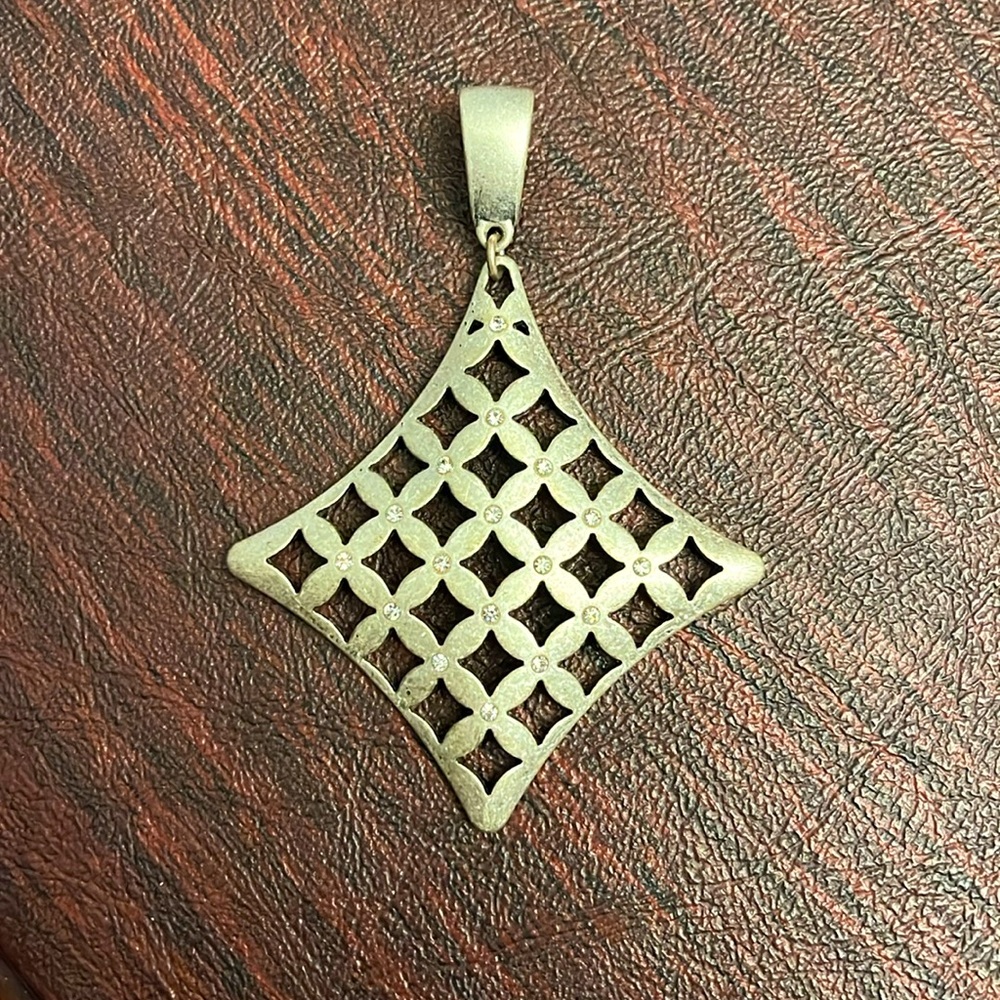 Premier Designs pendant